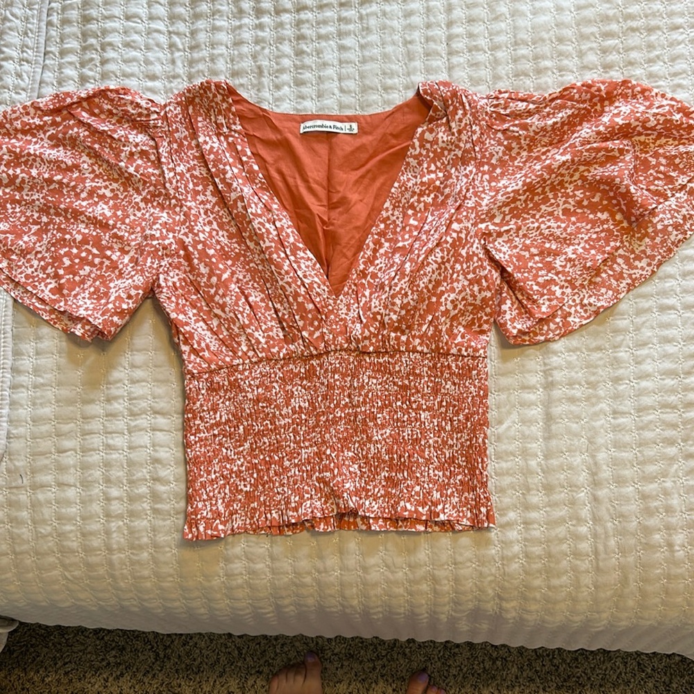 Abercrombie and Fitch Ruched Flutter sleeve